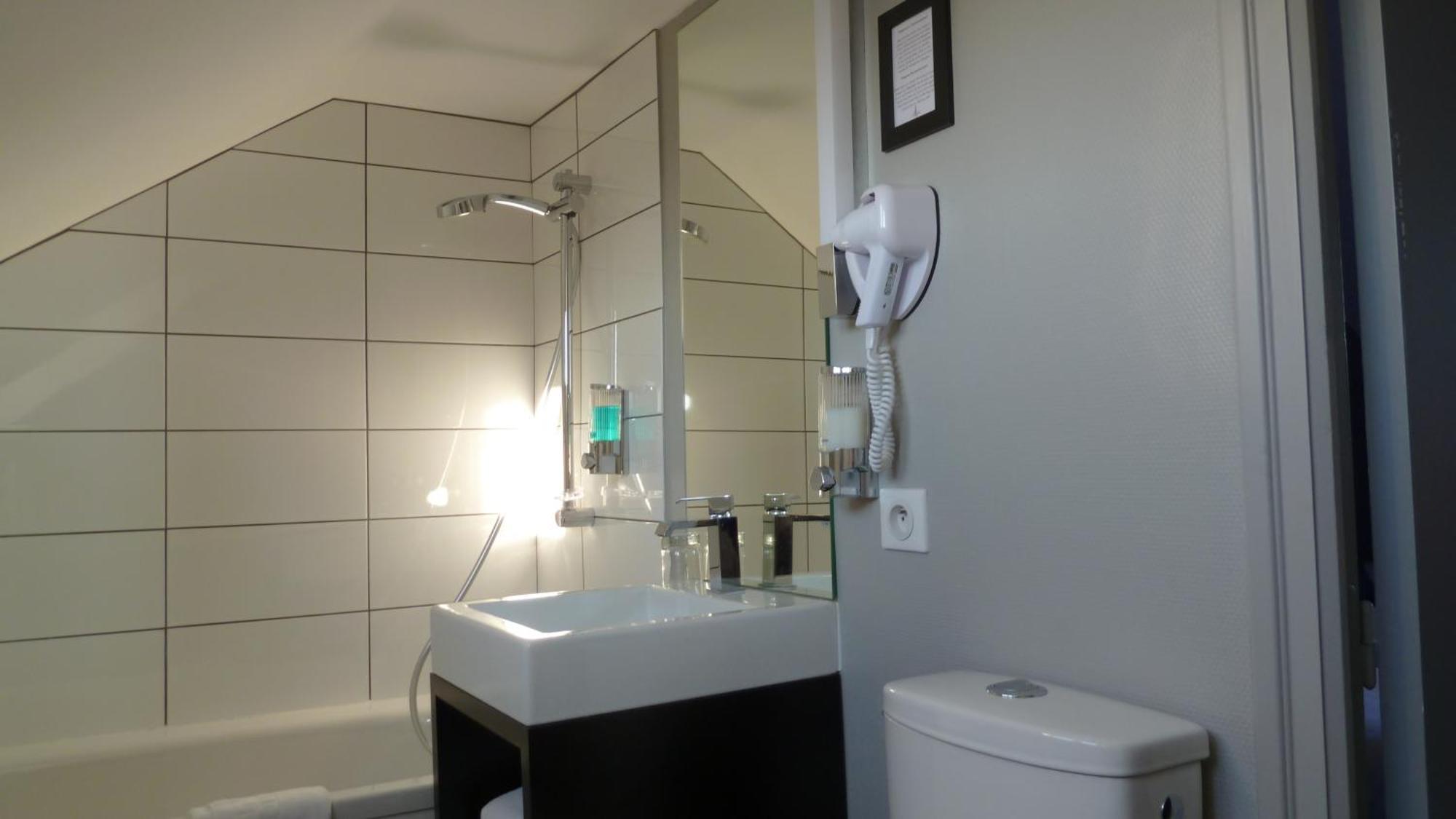 Astrid Hotel Ренн Экстерьер фото
