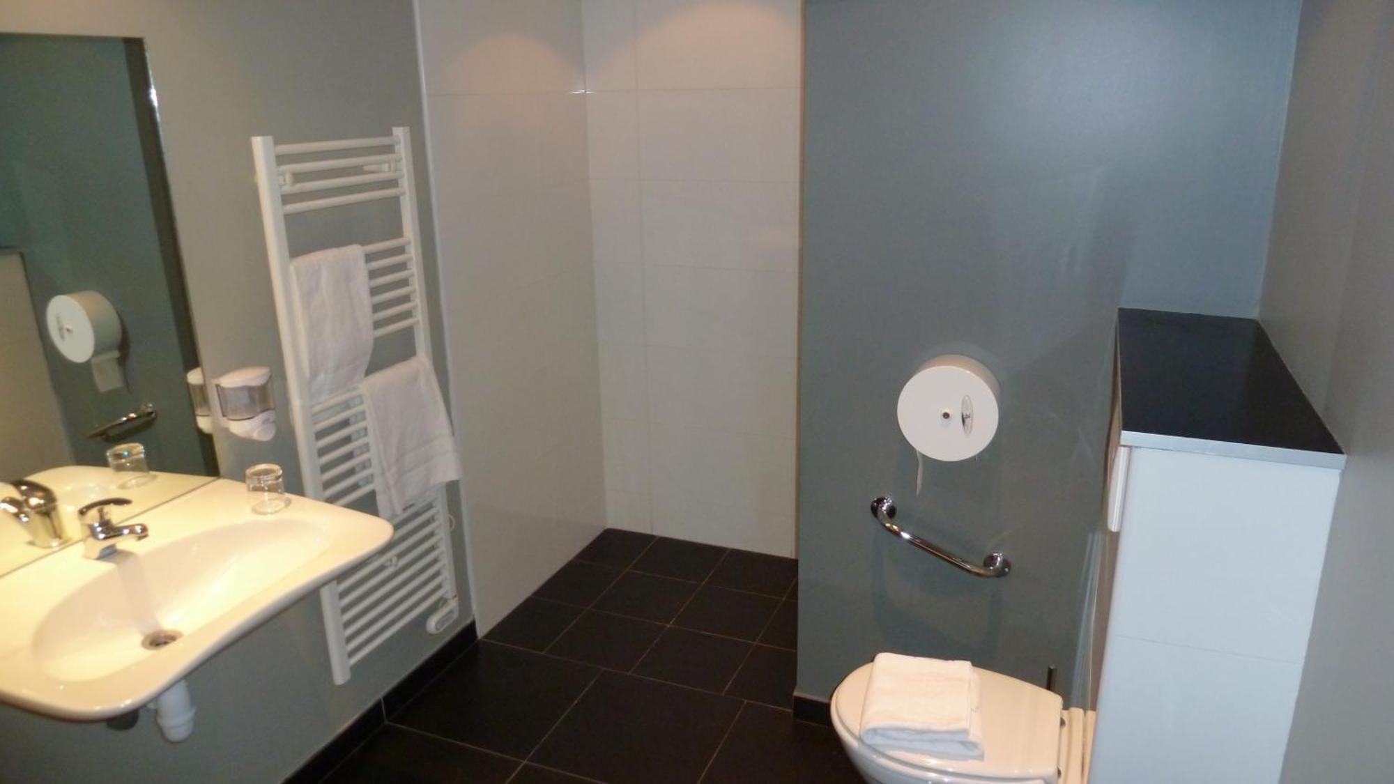Astrid Hotel Ренн Экстерьер фото