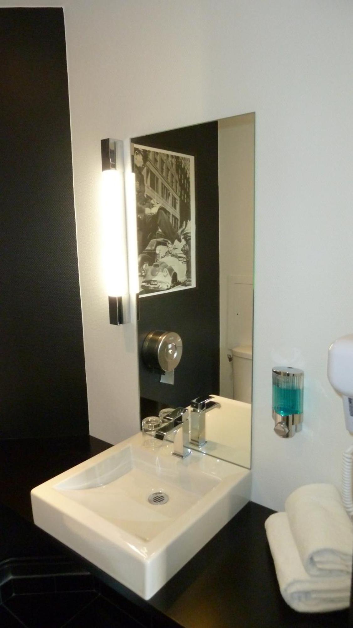 Astrid Hotel Ренн Экстерьер фото